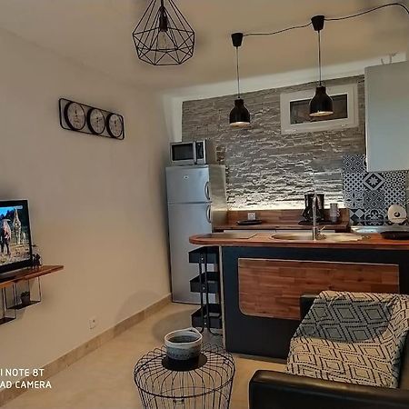 Duplex Avec Jardin, Proche Village Календзана Екстер'єр фото
